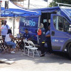 Ação de cadastro de currículos do Trabalha Rio em conjunto com a Secretaria de Coordenação Governamental